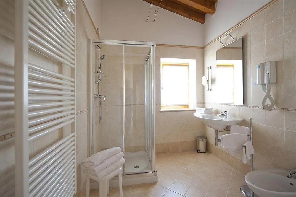 Relais Corte Pontigliardo Cola  Hotel