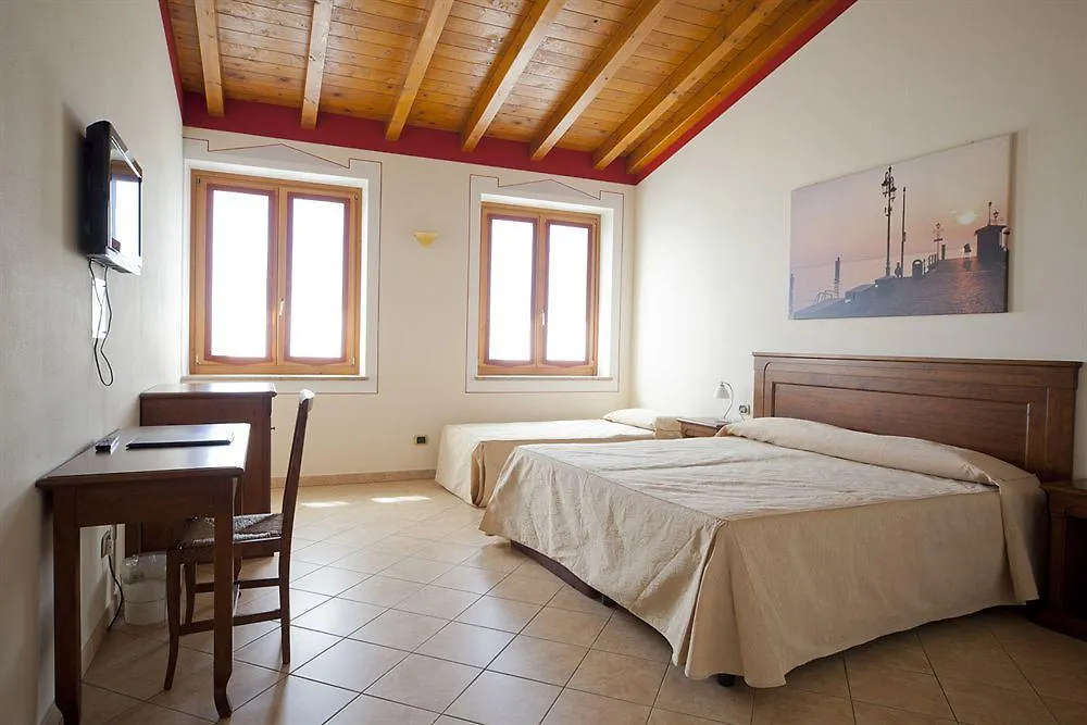 Relais Corte Pontigliardo Cola  Hotel